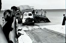  All Ashore. Amphibious landing farce Sharja 1968. 10 Sqn RE. 